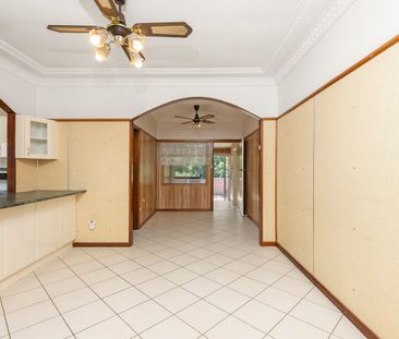 Comfortable Family Living in a Prime Location - Photo 6