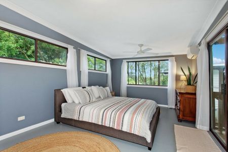 Family Home Backing Mona Vale Golf Course - Photo 2