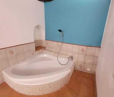Location Maison 3 pièces 76m² CUERS 83390 - Photo 6