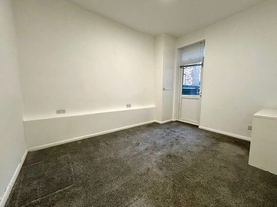 2 Bed Flat, Harley Road, NW10 - Photo 1