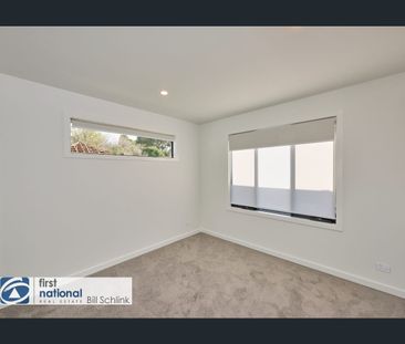 ** TOWNHOME IN BALWYN ** - Photo 2
