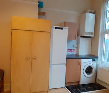 1 Bed Flat, Northanger Road, SW16 - Photo 3