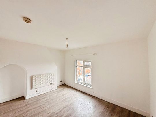 3 bedroom flat to rent - Photo 1
