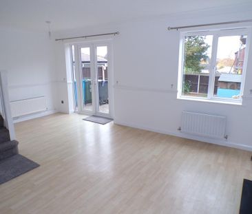 3 bedroom detached house to rent - Photo 2