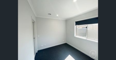 Modern Brand New 3 Bed 2 Bath Family Home in Vibrant Truganina - Photo 3