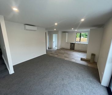 Modern near new 4 BR house in Fairfield! (Unit 2) - Photo 5