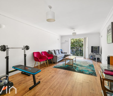 2 bedroom flat to rent - Photo 2
