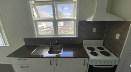 9 Malmo Place, Manurewa - Photo 2