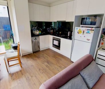 2 Bed, 1 Bath - Photo 2