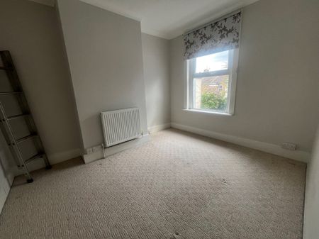 2 bedroom house to rent Tarring Road, Worthing, BN11 - Photo 5