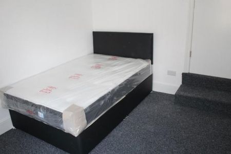 6 bedroom house to rent - Photo 3