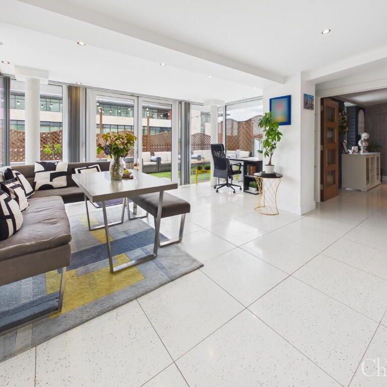 902 Margarita Plaza, 81 Adelaide Street, Belfast, BT2 8FF - Photo 1
