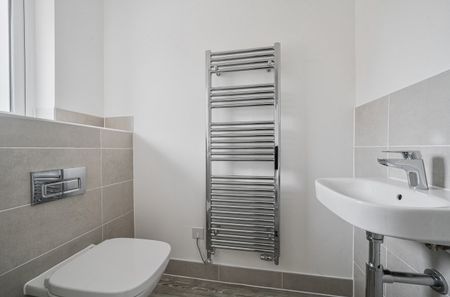 3 bedroom semi-detached house to rent - Photo 4