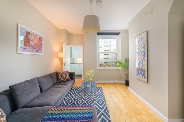 2 bedroom flat to rent - Photo 1