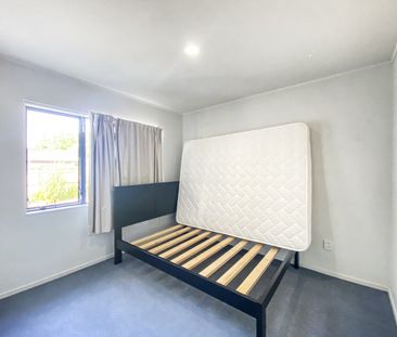 ELLERSLIE - 3 Bedroom House in a good location - Photo 4