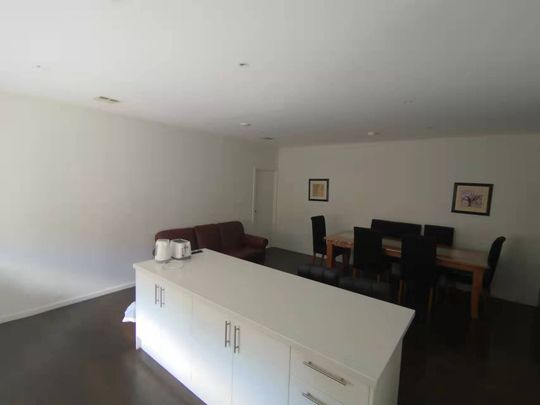 Malvern East - Photo 1