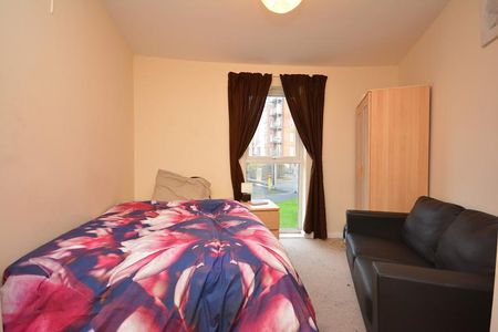 2 bedroom apartment to rent Stillwater Drive, Sportscity - Photo 3