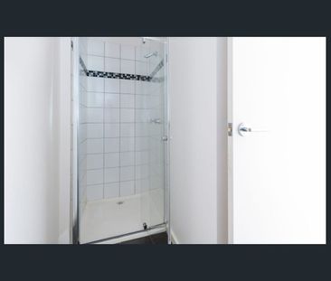 Perfect for the established family or professional working group - Photo 5