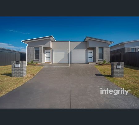 1/13A Meroo Road, Bomaderry, NSW 2541 - Photo 4