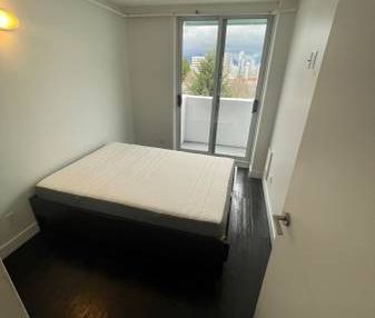 One Bedroom Apartment Available Immediately - Photo 3