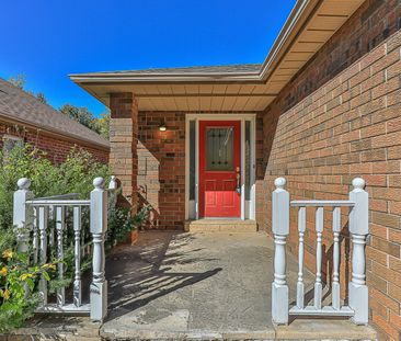 For Lease - 741 College Manor Drive Unit# Main, Newmarket, Ontario - Photo 3