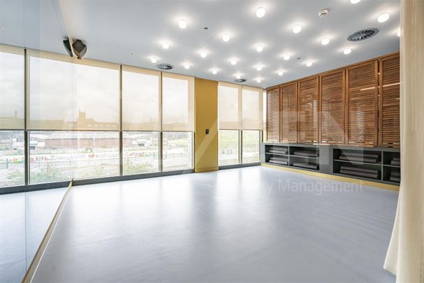 Crown View, 190 Dantzic Street, Manchester - Photo 1