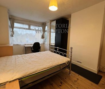 4 bedroom terraced house to rent - Photo 4