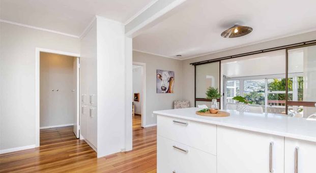 Classic Beauty - Photo 1