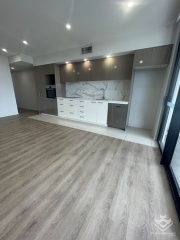 Modern 1 Bedroom Apartment - Unfurnished Electricity, Water & Internet included - Photo 2