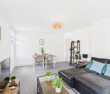 4 bedroom flat to rent - Photo 6