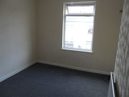 2 bed Terraced - Photo 3