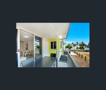 Beachside 2-Bedroom Apartment with Secure Parking, Balcony & Aircon... - Photo 5