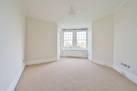 3 bedroom flat to rent - Photo 2