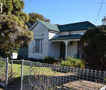 CENTRAL CHARMING THREE BEDROOM WEATHERBOARD - Photo 1