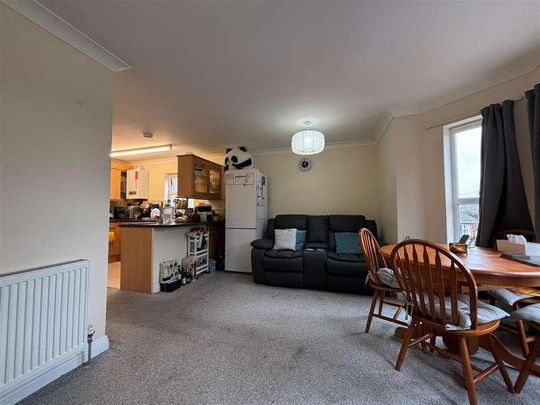 Bellevue Road, Cowes, PO31 - Photo 1