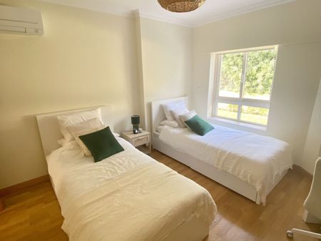 Luminoso apartamento remodelado, em condomínio privado com excelente localização. - Foto 4