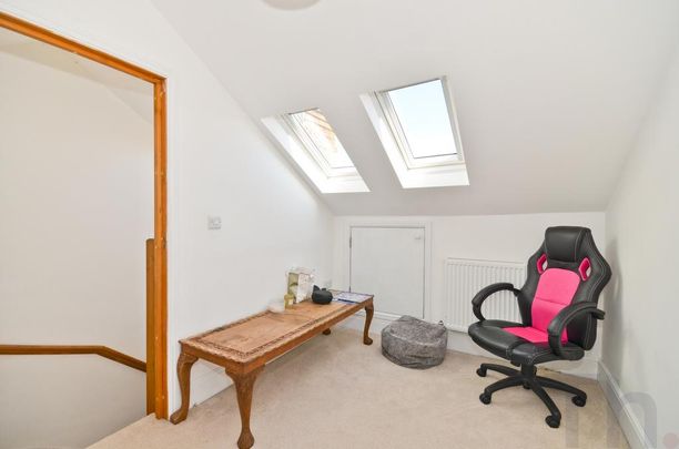 4 bedroom semi-detached house to rent - Photo 1