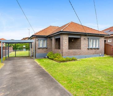 Classic Charm, Modern Comfort & Space to Entertain - Photo 5