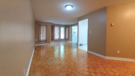 For Lease - 151 Townsgate Drive Unit# 3, Vaughan, Ontario - Photo 2