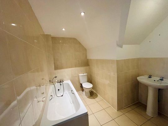 2 bedroom flat to rent - Photo 1