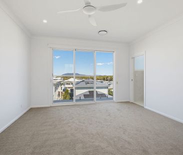 Luxurious Coastal Living in Premier Location With Views - Photo 3