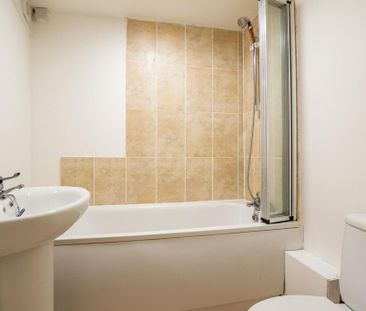 2 bedroom flat to rent - Photo 6