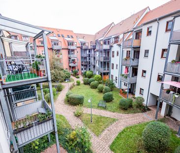 Neubau mit Balkon, Wanne, frisch renoviert und neuer Vinyl-Designbelag - unweit des Obermarktes. - Photo 4