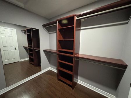 For Lease - 2449 Auckland Drive, Burlington, Ontario - Photo 3