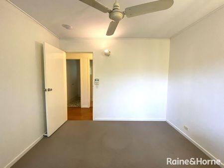 Good Size Home, with Air Conditioning and Great Location! - Photo 5