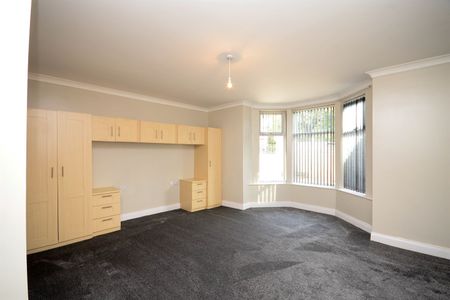 2 bed maisonette to rent in Lawe Road, South Shields, NE33 - Photo 3