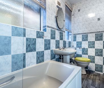 Available unfurnished now - Photo 6