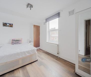3 bedroom flat to rent - Photo 3