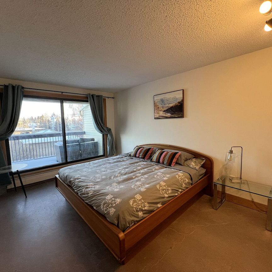 2315 15 St SW, Calgary - Photo 1