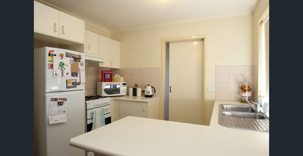LOW MAINTENANCE LIVING IN WEST WODONGA - Photo 1